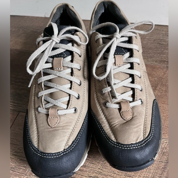 Clark’s outdoor wave walk waterproof hiking sneaker shoes women’s size 11 - Picture 6 of 11